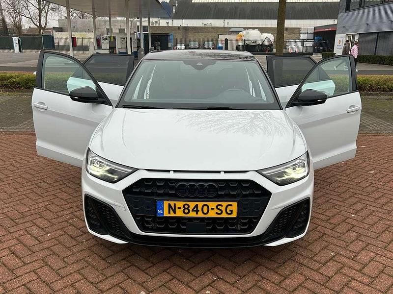Wit Gebruikt 2020 Audi A1 Sportback S-Line Hatchback | € 23.300 (Eerlijke prijs) - Afbeelding 1/4