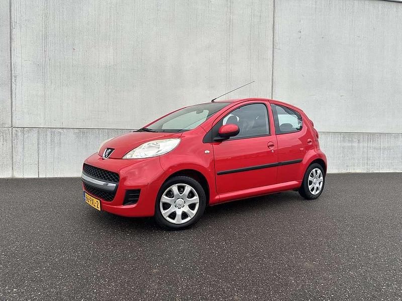 Occasion Peugeot 107 68 PK (50 kW) 2011 Rood Hatchback