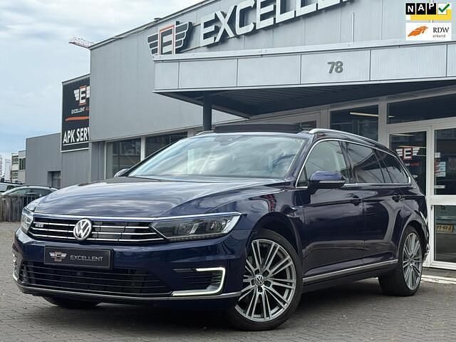 Blauw Gebruikt 2018 VW Passat GTE Stationwagen | € 13.950 (Eerlijke prijs) - Afbeelding 1/4
