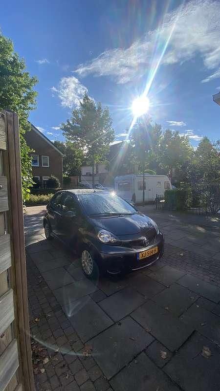 Occasion Toyota Aygo 68 PK (50 kW) 2009 Grijs Hatchback