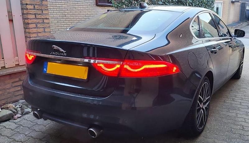 Occasion Jaguar XF Portfolio 2017 Groen (metallic) Sedan