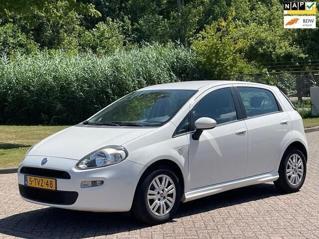 Wit Gebruikt 2014 Fiat Punto Evo Street Hatchback | € 3.095 (Eerlijke prijs) - Afbeelding 1/4