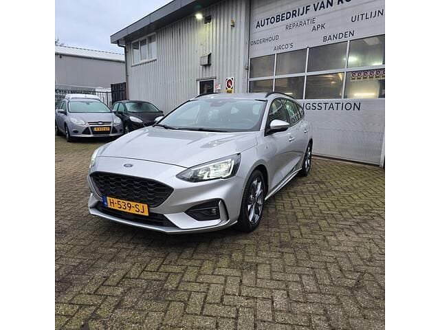 Grijs Occasion 2020 Ford Focus ST-Line Stationwagen | € 12.950 (Goede deal) - Afbeelding 1/4