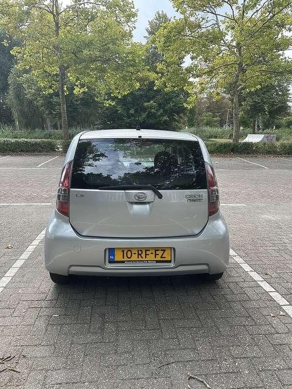 Occasion Daihatsu Sirion 87 PK (63 kW) 2005 Grijs Hatchback