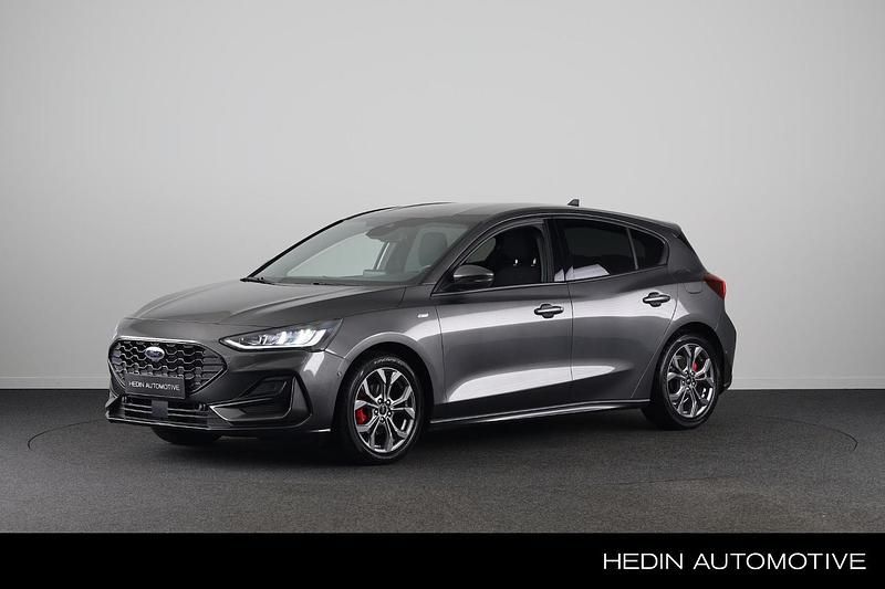 Grijs Gebruikt 2023 Ford Focus ST-Line Hatchback | € 22.945 (Eerlijke prijs) - Afbeelding 1/3