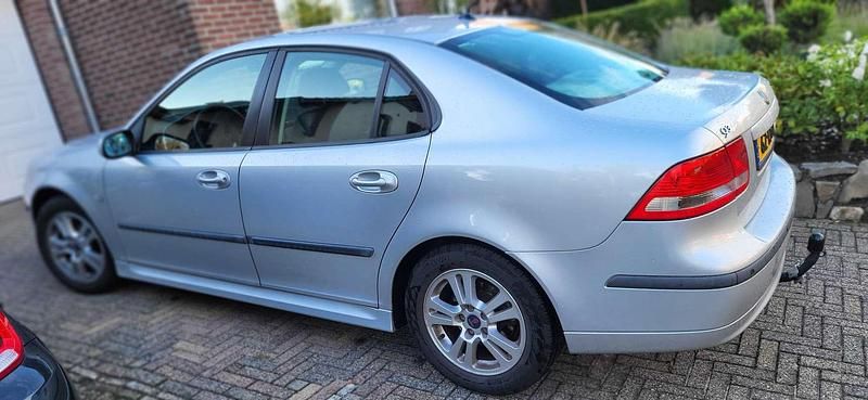 Grijs Gebruikt 2006 Saab 9-3 Sedan | € 2.000 - Afbeelding 1/3