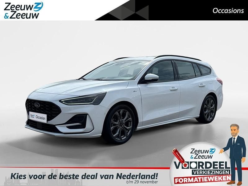 Frozen white (licht wit) Gebruikt 2023 Ford Focus ST-Line Stationwagen | € 21.940 (Eerlijke prijs) - Afbeelding 1/4