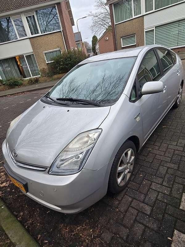 Zilver Occasion 2007 Toyota Prius Hatchback | € 5.750 (Eerlijke prijs) - Afbeelding 1/4