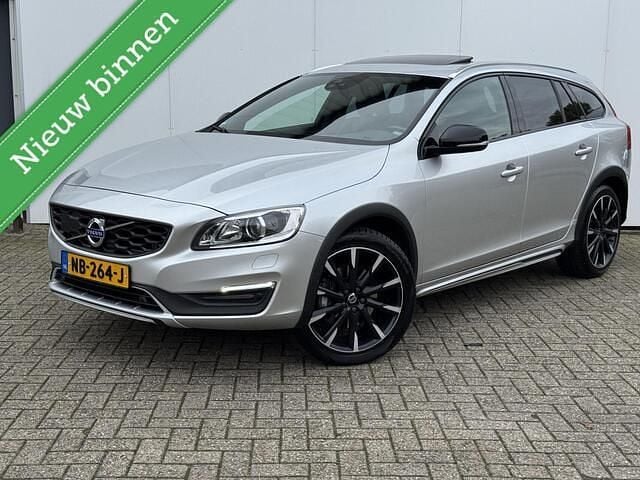 Grijs Gebruikt 2017 Volvo V60 CC Summum Stationwagen | € 24.450 (Eerlijke prijs) - Afbeelding 1/4