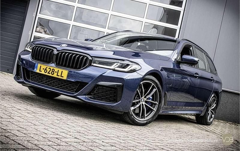 Blauw Gebruikt 2021 BMW 520 M Sport Stationwagen | € 31.980 (Eerlijke prijs) - Afbeelding 1/4