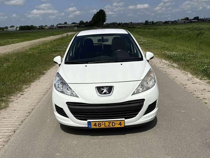 Wit Gebruikt 2010 Peugeot 207 Hatchback | € 1.700 (Goede deal) - Afbeelding 1/4