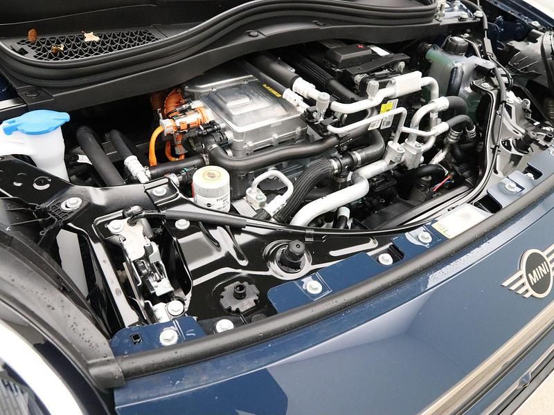 Nieuw Mini Cooper Favoured 135 kW (184 PK) 2025 Blauw Hatchback