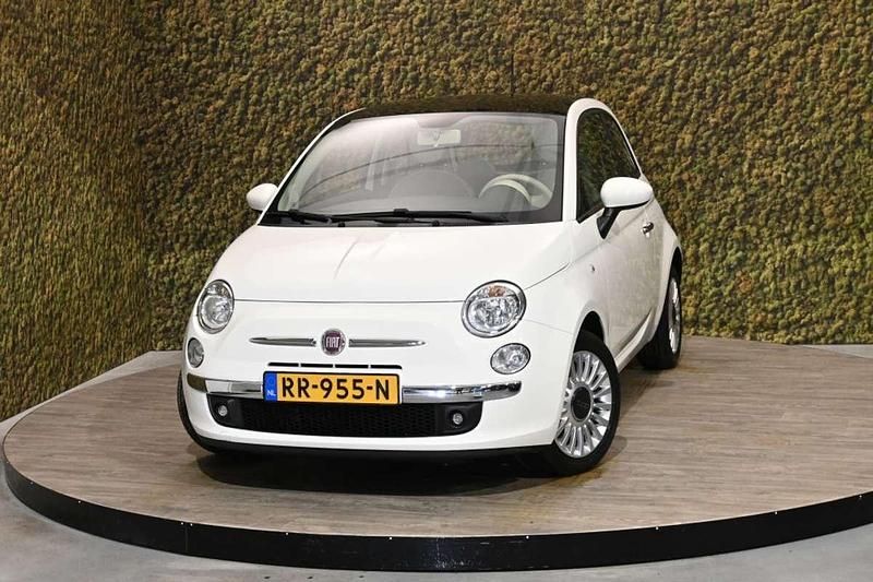 Wit Occasion 2014 Fiat 500 Lounge Hatchback | € 7.999 (Eerlijke prijs) - Afbeelding 1/3