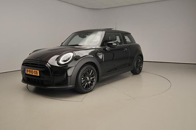 Zwart Gebruikt 2022 Mini ONE Comfort Hatchback | € 27.900 (Duur) - Afbeelding 1/4