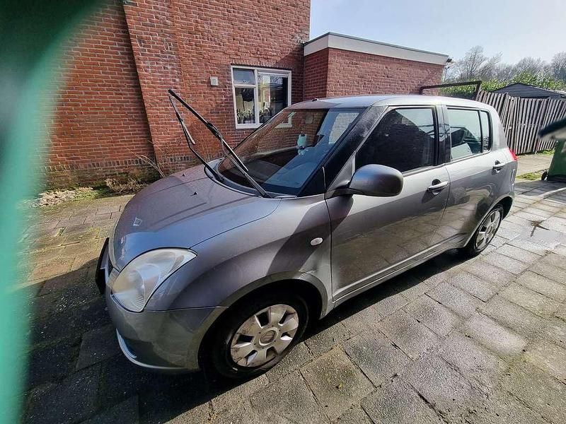 Occasion Suzuki Swift GLS 92 PK (67 kW) 2005 Grijs Hatchback