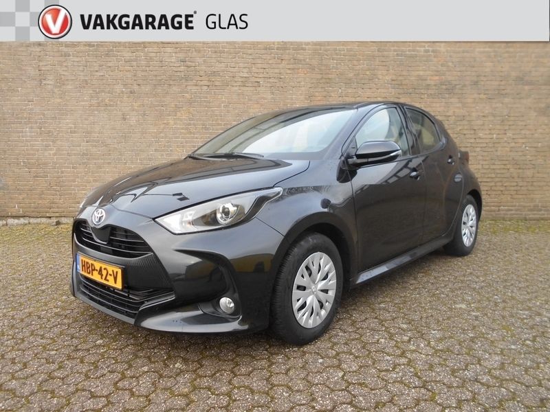 Zwart Gebruikt 2024 Toyota Yaris Hybrid Business Edition Hatchback | € 22.950 (Eerlijke prijs) - Afbeelding 1/4