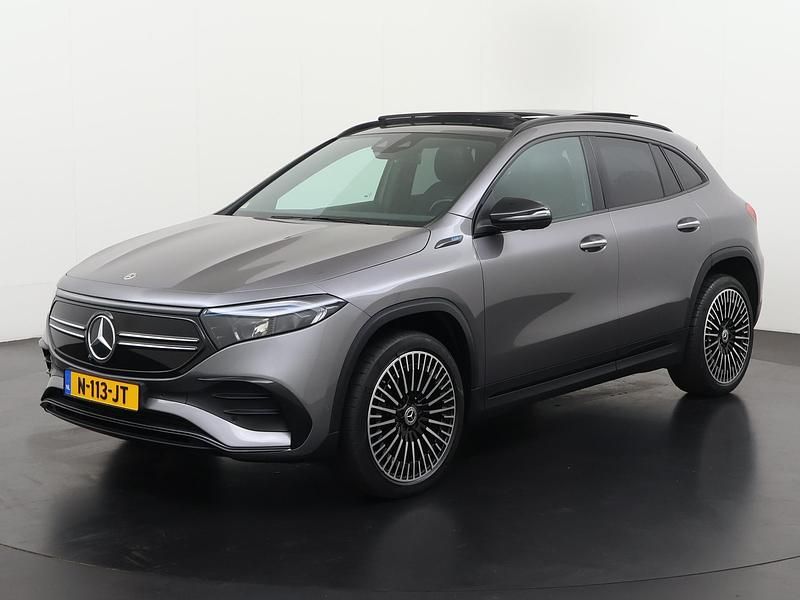 Mountain gray metallic finish (787u) Gebruikt 2021 Mercedes EQA250 AMG SUV | € 32.895 (Eerlijke prijs) - Afbeelding 1/4