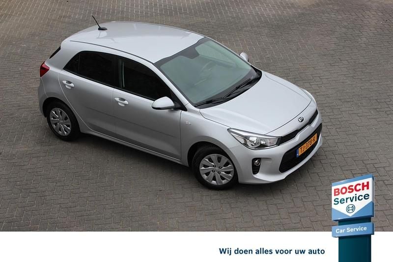 Grijs Gebruikt 2018 Kia Rio Hatchback | € 11.845 (Goede deal) - Afbeelding 1/4