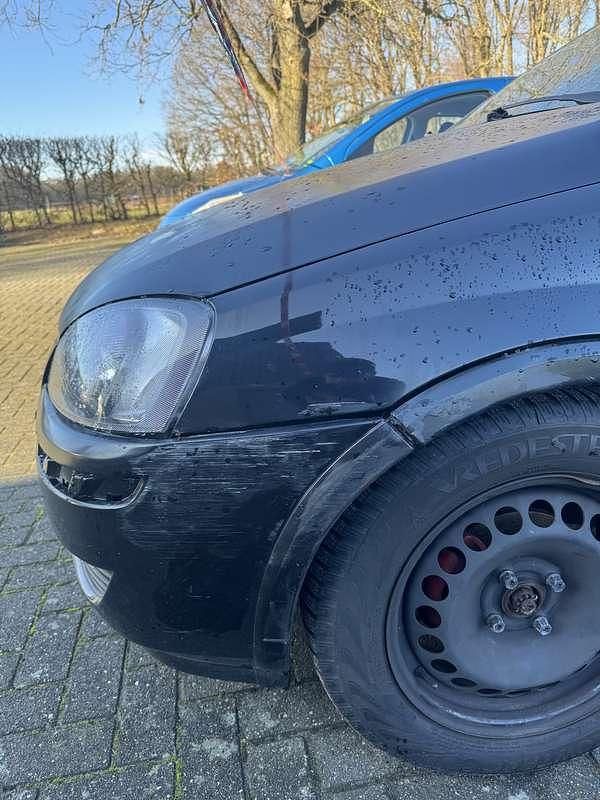 Occasion Opel Corsa Essentia 80 PK (58 kW) 2005 Zwart Hatchback