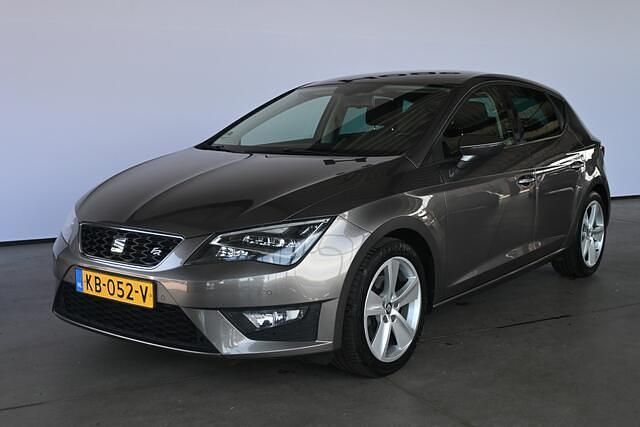 Occasion Seat Leon CONNECT 150 PK (110 kW) 2016 Grijs Hatchback
