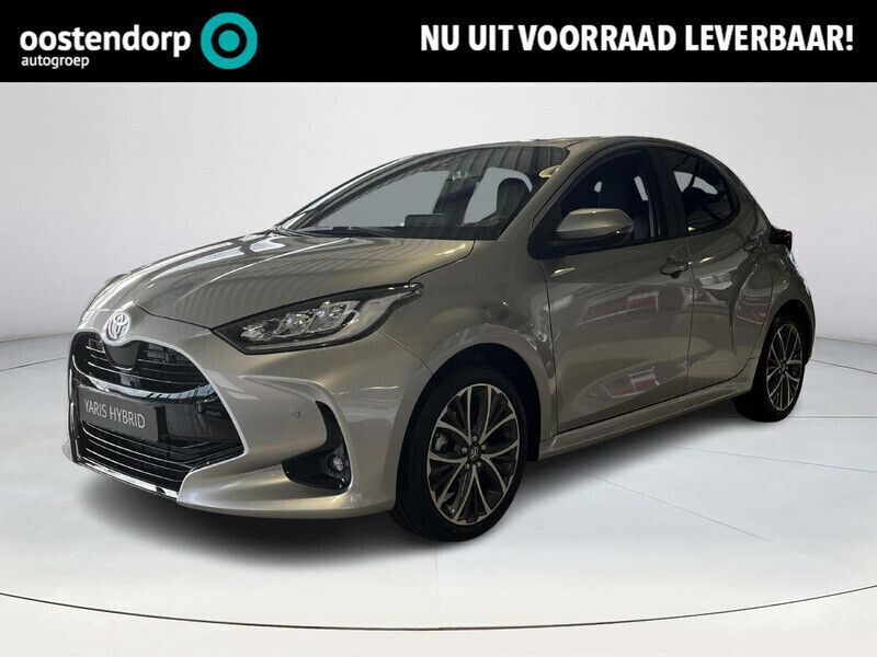Zilver Nieuw 2024 Toyota Yaris Hybrid Executive Hatchback | € 33.100 (Eerlijke prijs) - Afbeelding 1/4