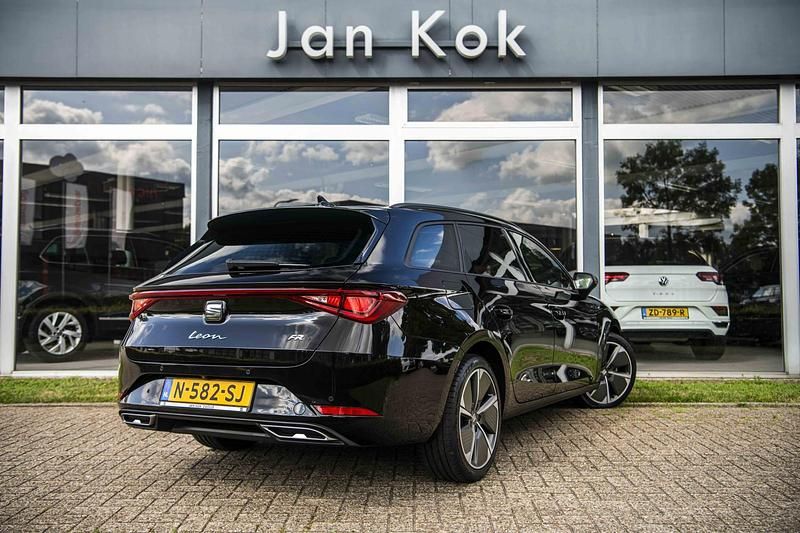 Occasion Seat Leon Business 112 PK (82 kW) 2022 Zwart Stationwagen