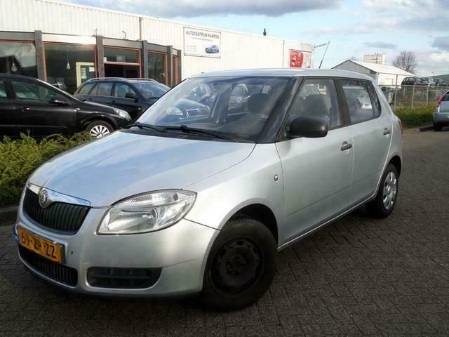 Grijs Gebruikt 2008 Skoda Fabia Classic Hatchback | € 2.749 (Eerlijke prijs) - Afbeelding 1/4