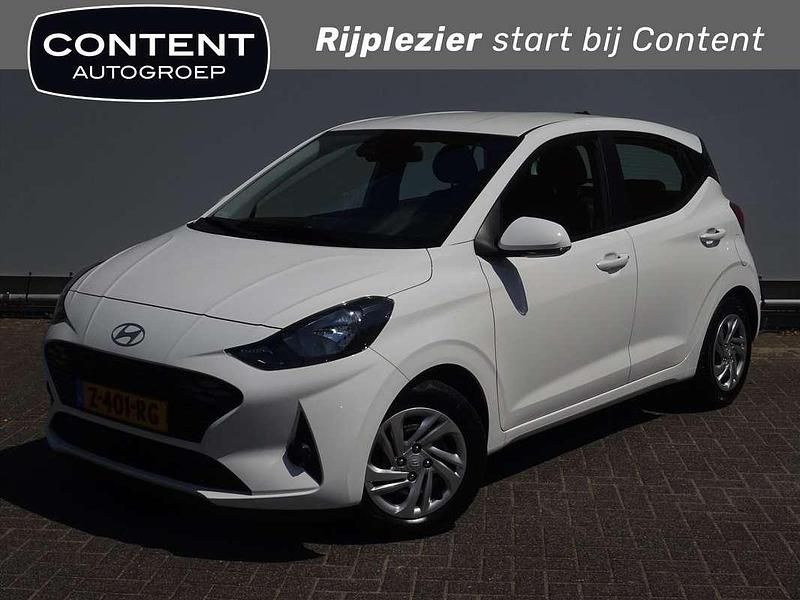 Wit Gebruikt 2024 Hyundai i10 Comfort Hatchback | € 14.940 (Goede deal) - Afbeelding 1/4