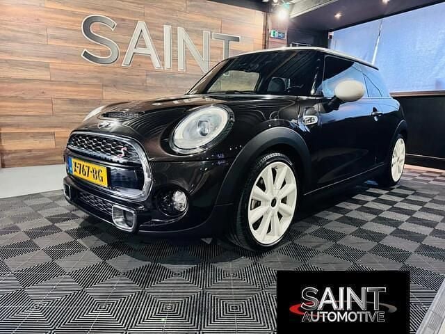 Bruin Gebruikt 2014 Mini Cooper S Business Hatchback | € 17.750 (Eerlijke prijs) - Afbeelding 1/4