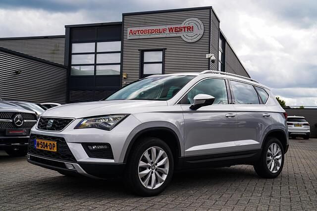 Grijs Gebruikt 2019 Seat Ateca Business SUV | € 17.995 (Eerlijke prijs) - Afbeelding 1/4