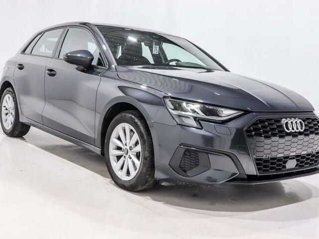Grijs Gebruikt 2021 Audi A3 Sportback Sedan | € 24.000 (Eerlijke prijs) - Afbeelding 1/4