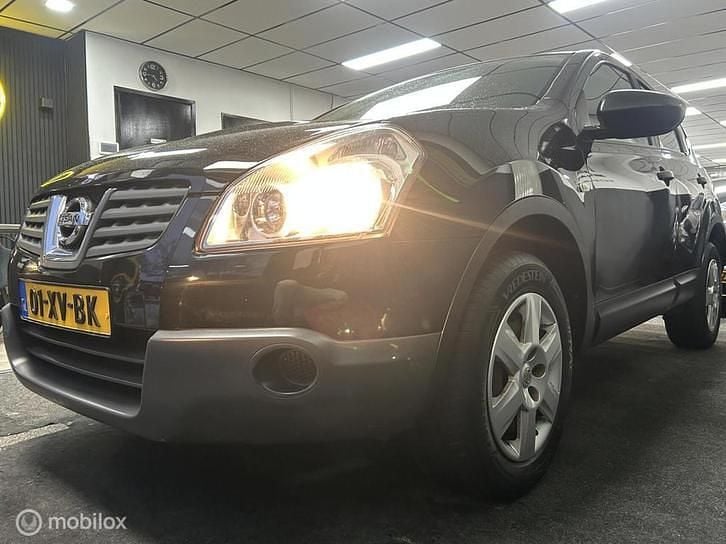 Zwart Occasion 2007 Nissan Qashqai Acenta SUV | € 3.849 (Eerlijke prijs) - Afbeelding 1/4