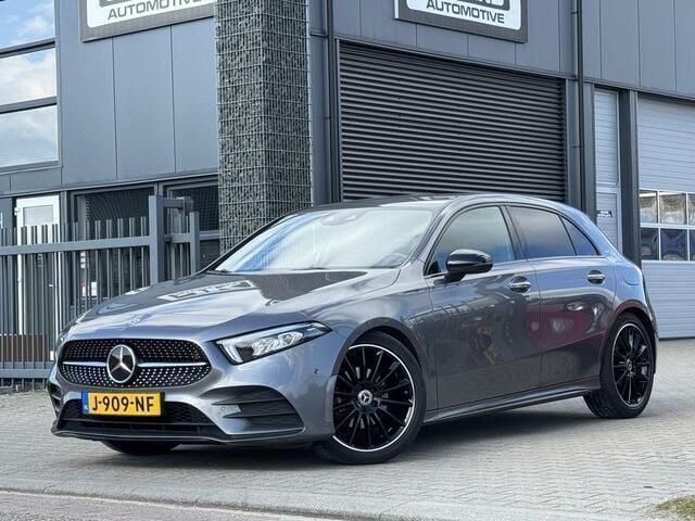 Grijs Gebruikt 2018 Mercedes A200 AMG Hatchback | € 21.899 (Eerlijke prijs) - Afbeelding 1/4