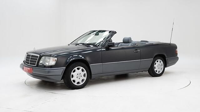 Overige Gebruikt 1994 Mercedes E220 Cabriolet | € 19.950 - Afbeelding 1/4