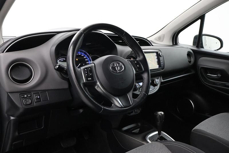 Occasion Toyota Yaris Hybrid 101 PK (74 kW) 2017 Wit Hatchback