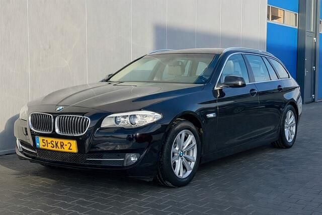 Zwart Occasion 2011 BMW 520 Stationwagen | € 7.995 (Goede deal) - Afbeelding 1/4