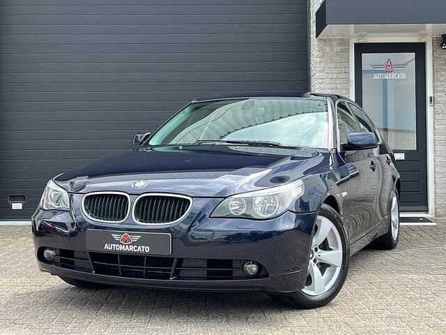 Blauw Gebruikt 2004 BMW 530 Executive Sedan | € 4.995 (Super prijs) - Afbeelding 1/4