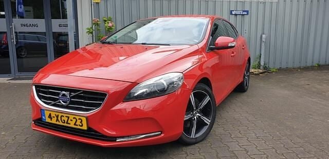 Rood Gebruikt 2014 Volvo V40 Stationwagen | € 11.350 (Eerlijke prijs) - Afbeelding 1/4