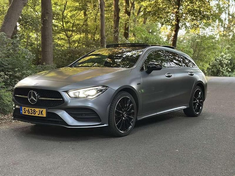 Grijs Gebruikt 2020 Mercedes CLA250 Shooting Brake Premium Plus Stationwagen | € 28.000 (Eerlijke prijs) - Afbeelding 1/4