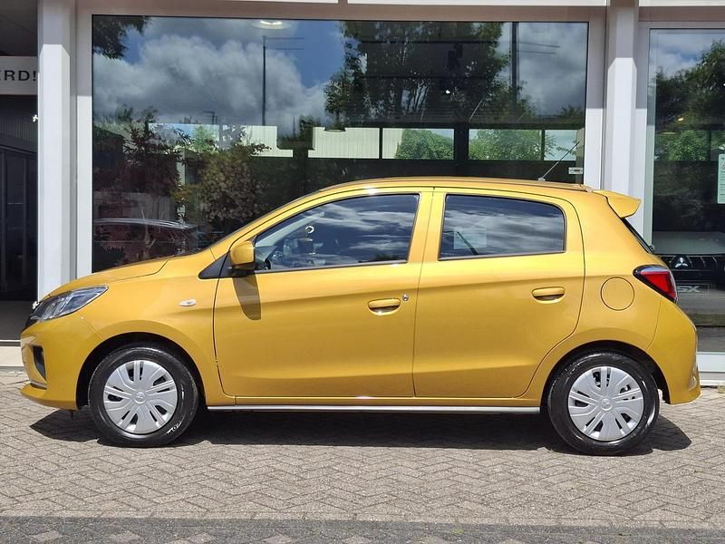 Occasion Mitsubishi Space Star Active 71 PK (52 kW) 2024 Geel, metallic lak Hatchback