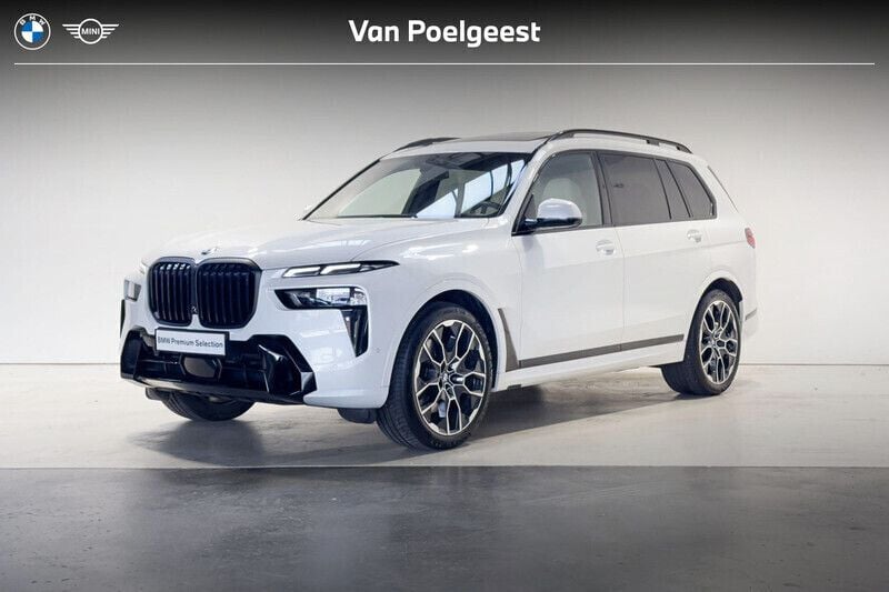 Mineralweiss metallic (wit metallic) Gebruikt 2024 BMW X7 M Sport SUV | € 129.995 - Afbeelding 1/4