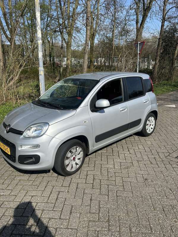 Grijs Gebruikt 2015 Fiat Panda Lounge Hatchback | € 5.750 (Eerlijke prijs) - Afbeelding 1/4