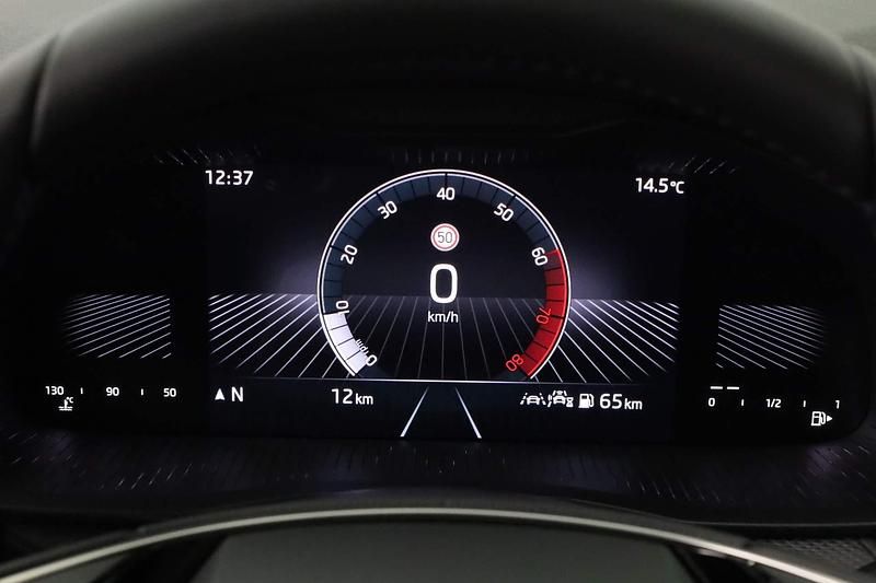 Nieuw Skoda Scala Essence 95 PK (69 kW) 2025 Grijs Hatchback