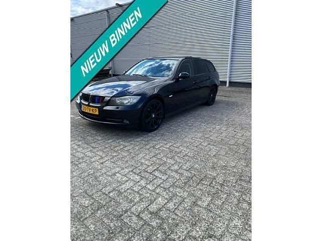 Zwart Gebruikt 2007 BMW 318 Stationwagen | € 1.650 (Super prijs) - Afbeelding 1/4