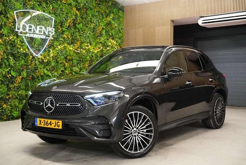 Grijs (metallic) Occasion 2022 Mercedes GLC400d AMG line SUV | € 66.990 (Eerlijke prijs) - Afbeelding 1/4
