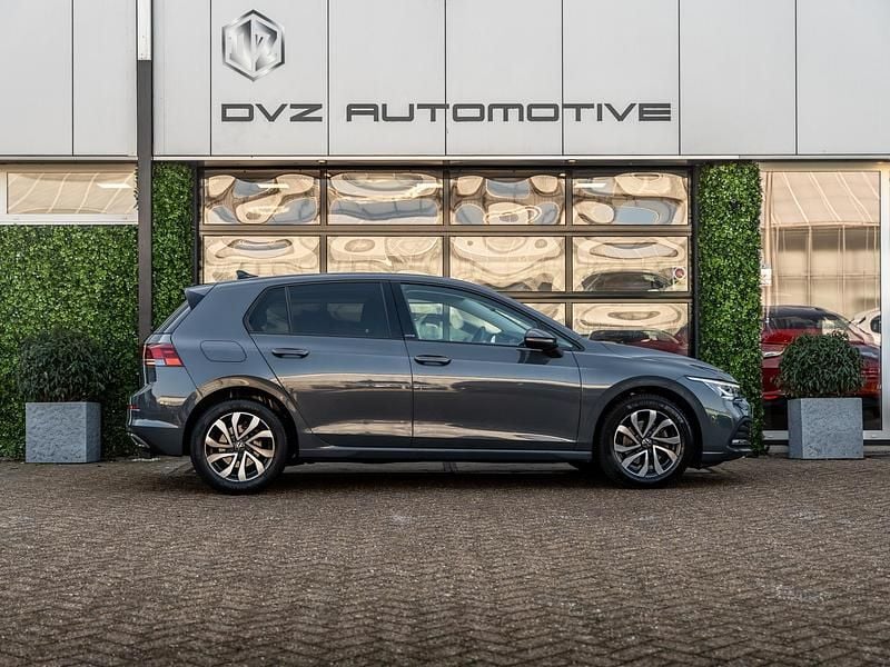 Occasion VW Golf VIII Active 2023 Grijs Stationwagen