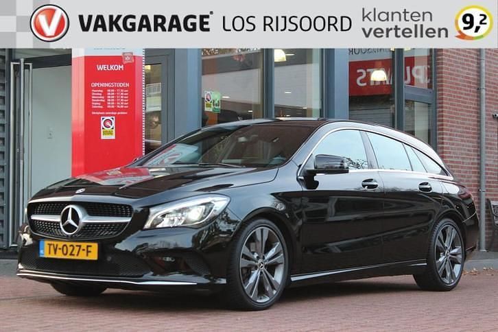 Zwart Occasion 2018 Mercedes CLA180 Shooting Brake Business Stationwagen | € 17.990 (Super prijs) - Afbeelding 1/4