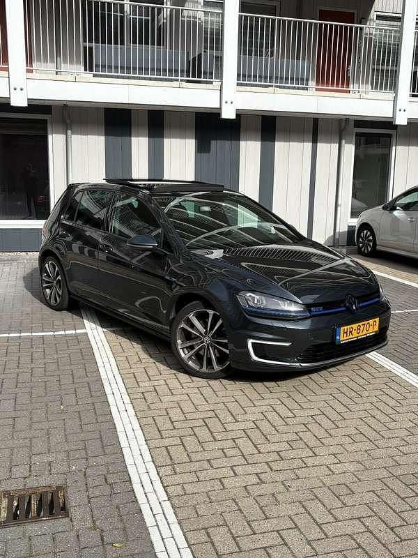 Zwart Gebruikt 2015 VW Golf VII GTE Stationwagen | € 11.000 (Eerlijke prijs) - Afbeelding 1/4