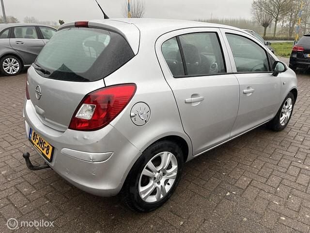 Occasion Opel Corsa Enjoy 90 PK (66 kW) 2009 Grijs Hatchback