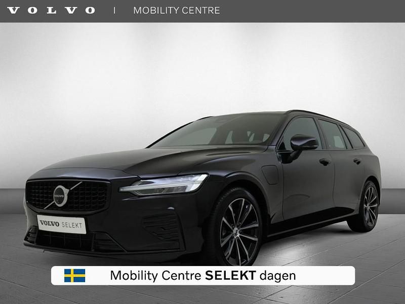 Zwart Gebruikt 2025 Volvo V60 Plus Stationwagen | € 43.935 (Goede deal) - Afbeelding 1/4
